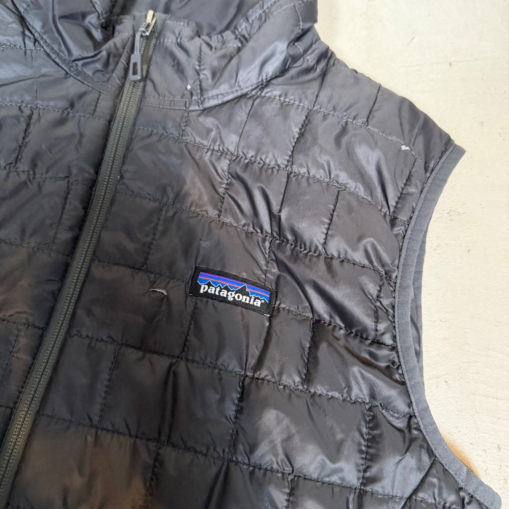 Patagonia Mens Nano Puff Vest Black Medium PrimaLoft Insulated 84241 Puffer - Picture 3 of 8